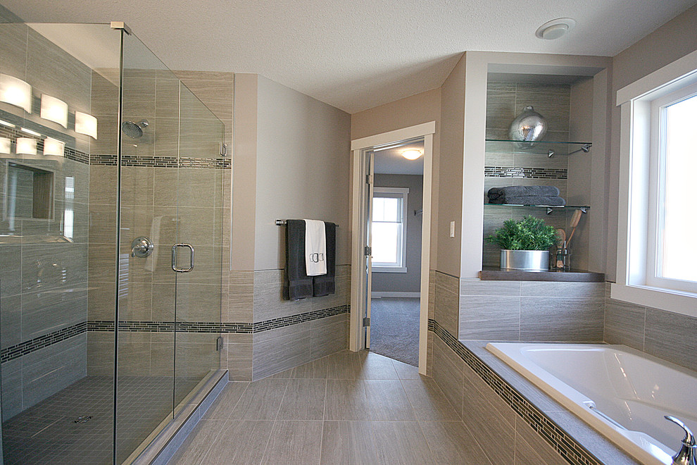 Example of a classic drop-in bathtub design in Edmonton