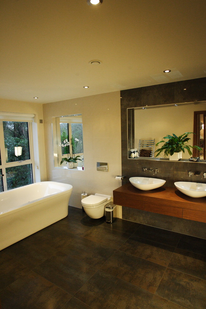 Modernes Badezimmer in Dorset