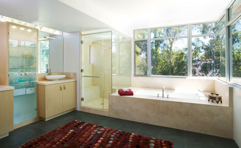 Design ideas for a world-inspired bathroom in Los Angeles.
