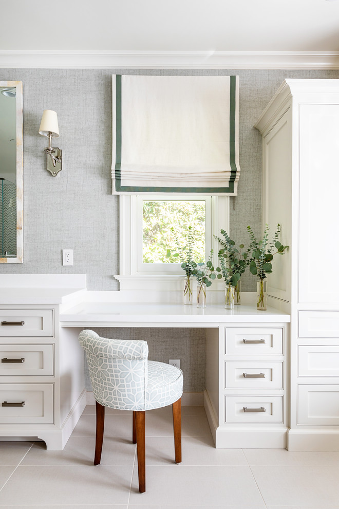 Design ideas for a classic bathroom in Los Angeles.