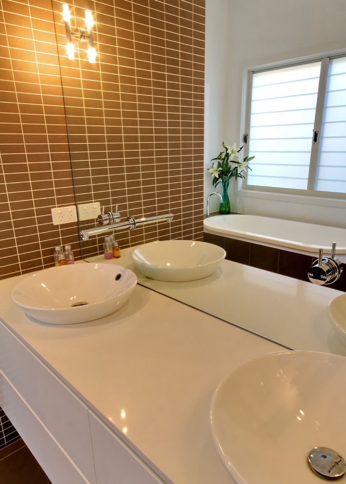 Example of a trendy bathroom design in Sydney