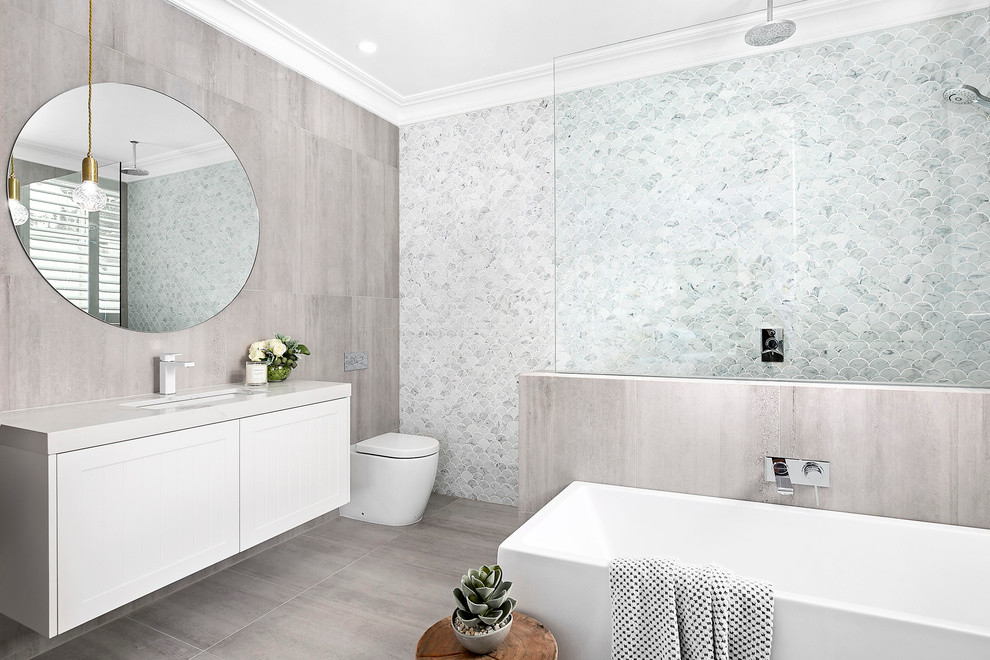 Example of a minimalist bathroom design in Melbourne