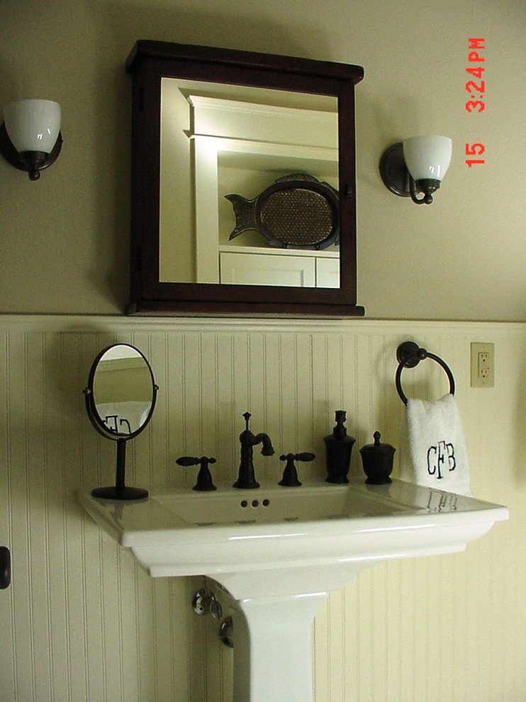 Exemple d'une salle de bain craftsman.