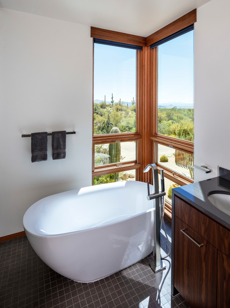 Mittelgroßes Mediterranes Badezimmer En Suite in Seattle