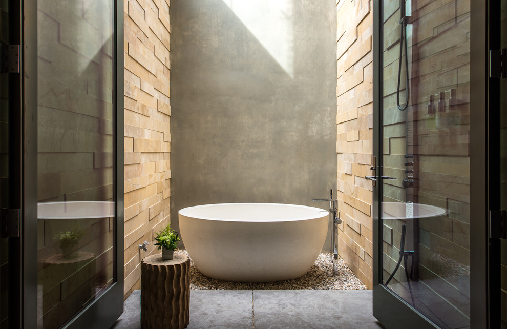 Idee per una stanza da bagno padronale minimal con vasca freestanding