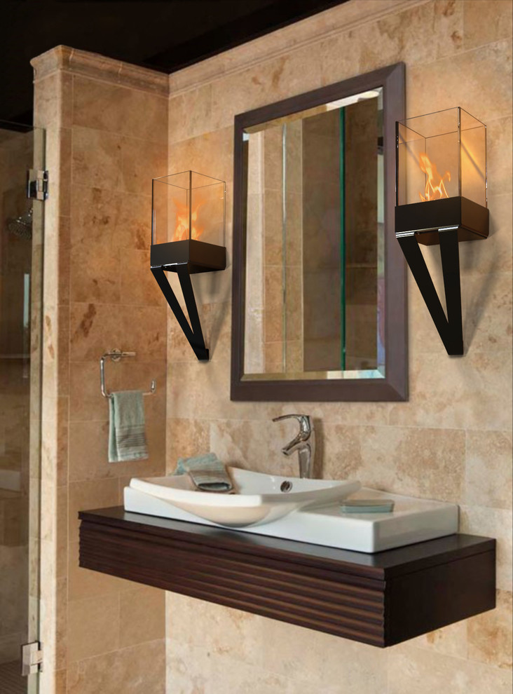 Cette image montre une salle de bain principale design de taille moyenne avec une vasque, un plan de toilette en surface solide, une douche d'angle, un carrelage beige, un carrelage de pierre et un mur beige.