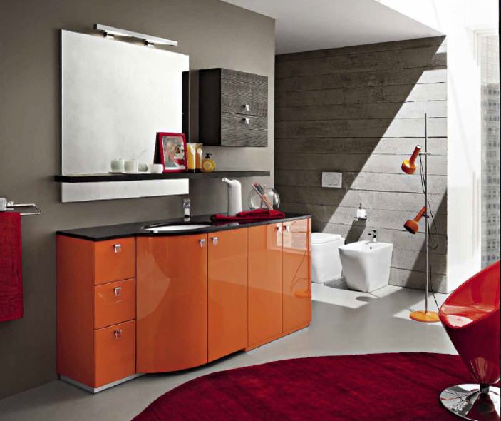 Свежая идея для дизайна: большая главная ванная комната в стиле модернизм с плоскими фасадами, оранжевыми фасадами, столешницей из гранита и черной плиткой - отличное фото интерьера
