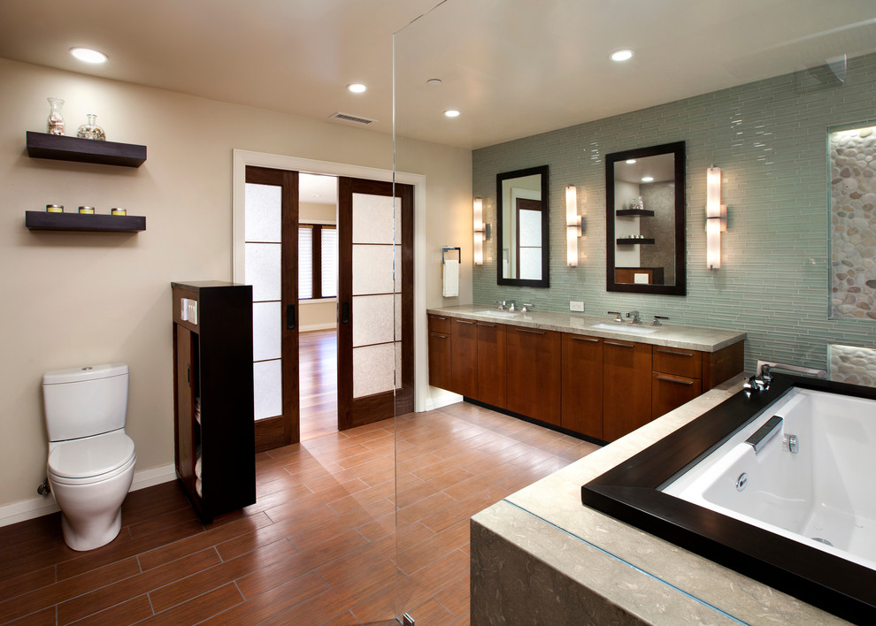 Inspiration for a contemporary bathroom remodel in San Francisco with granite countertops