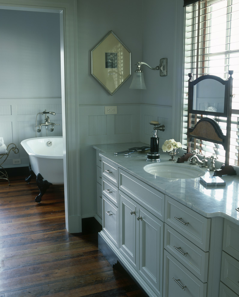 Photo of a classic bathroom in Wilmington with a claw-foot bath.