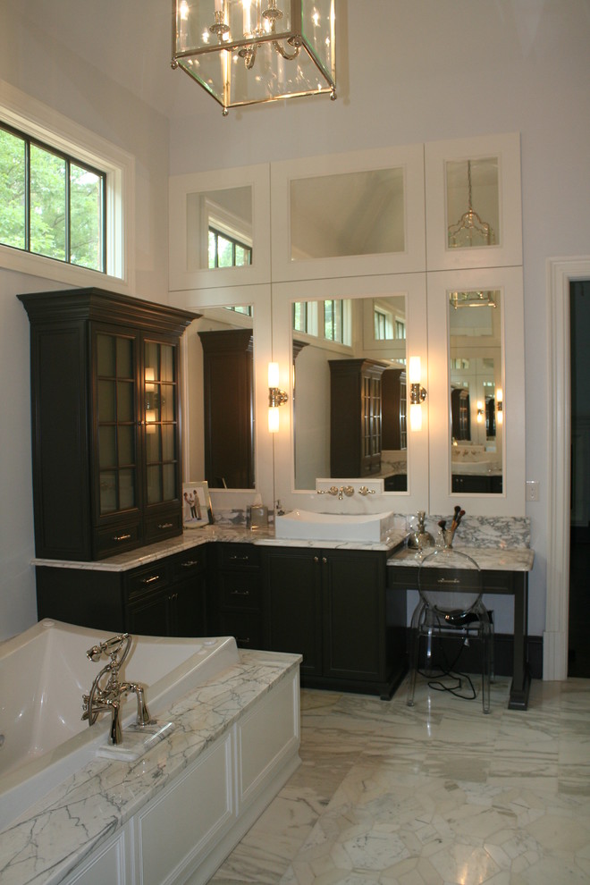 Example of a classic bathroom design in Atlanta
