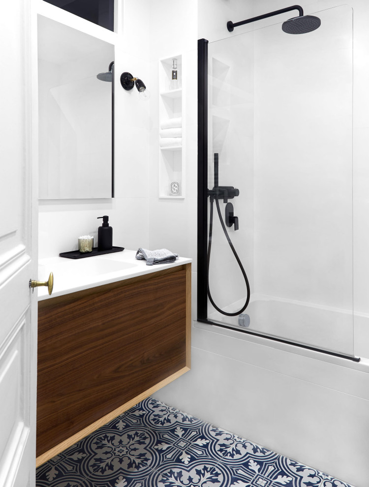 Design ideas for a scandi bathroom in Paris.