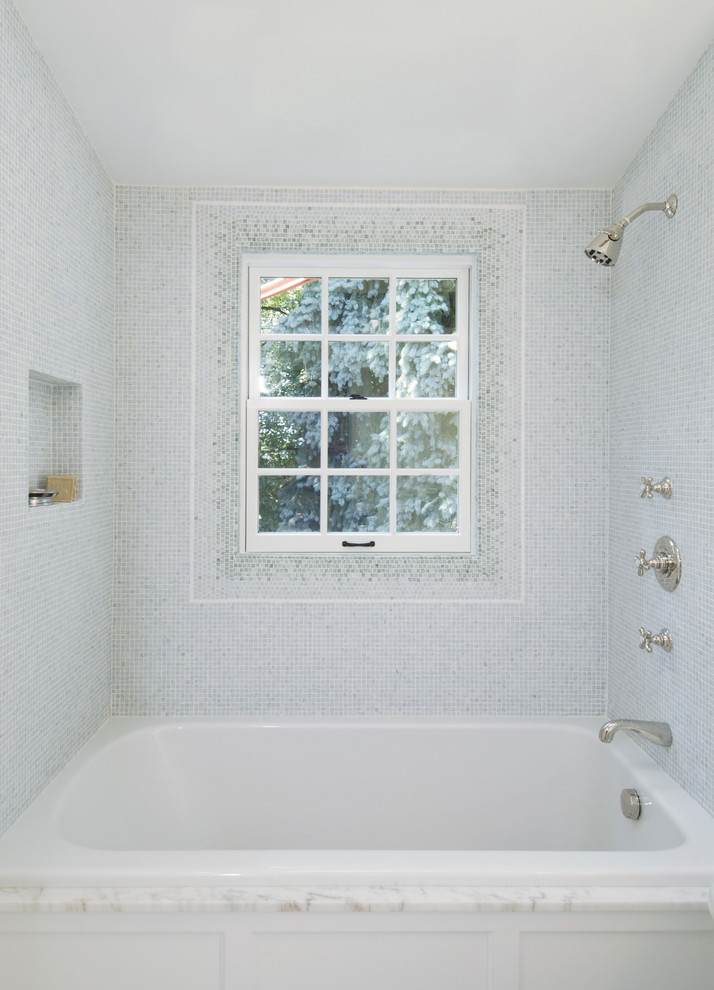 This is an example of a contemporary bathroom in Boston.