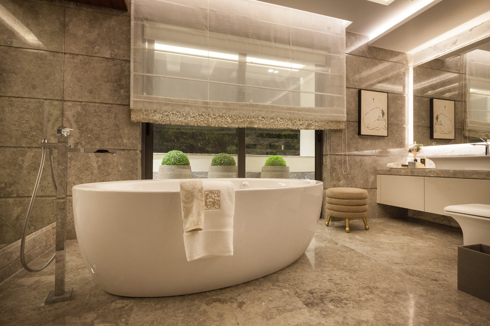 Design ideas for a contemporary bathroom in Delhi.