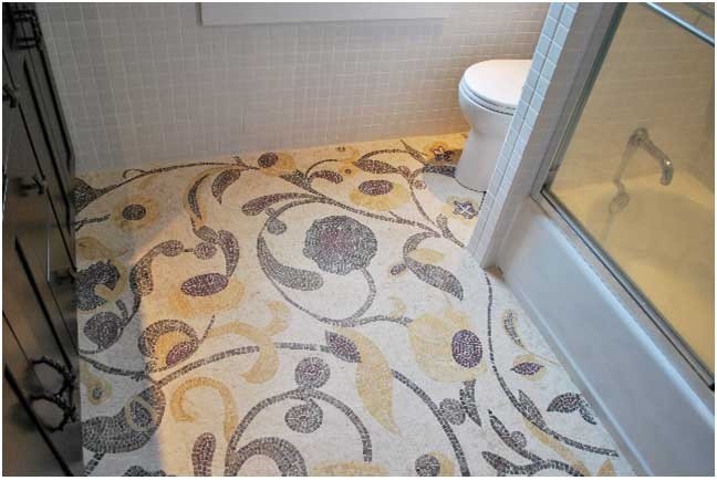Ispirazione per una stanza da bagno contemporanea con pavimento in marmo