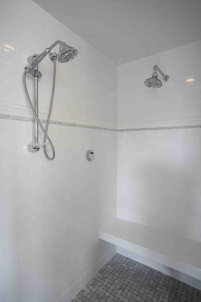 Bathroom - traditional bathroom idea in Wilmington