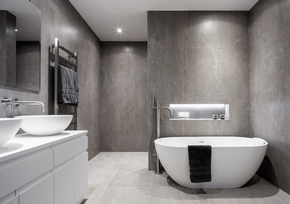 This is an example of a large contemporary bathroom in London.