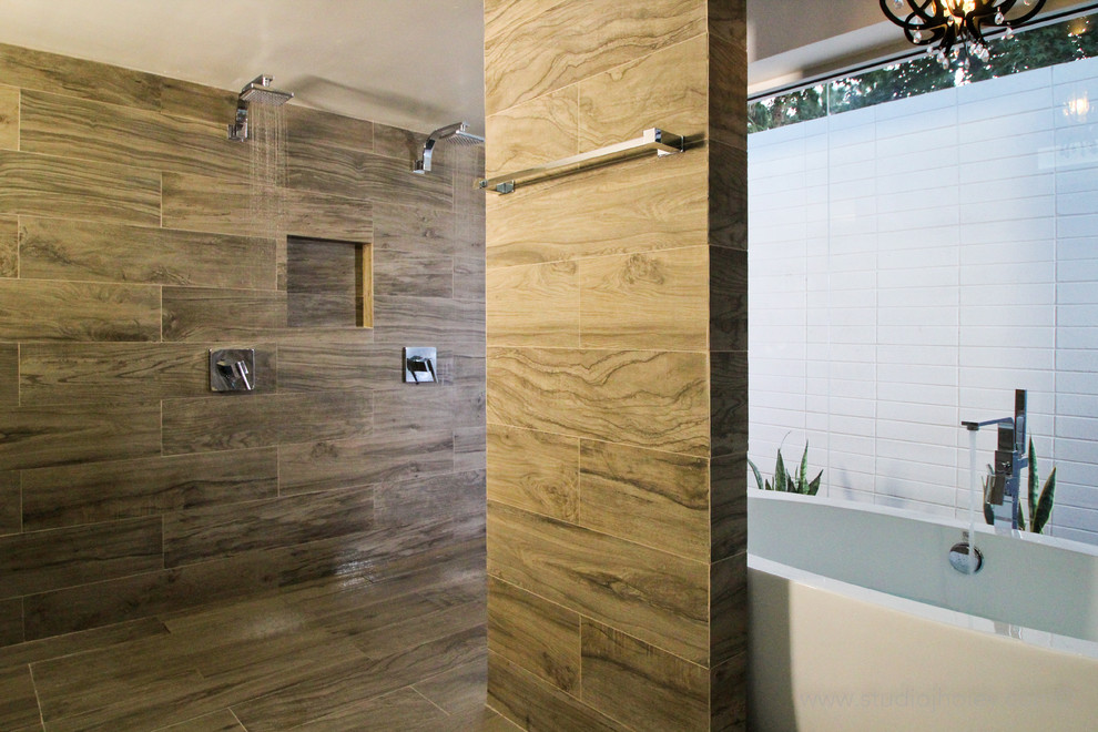 Inspiration for a midcentury bathroom in Los Angeles.
