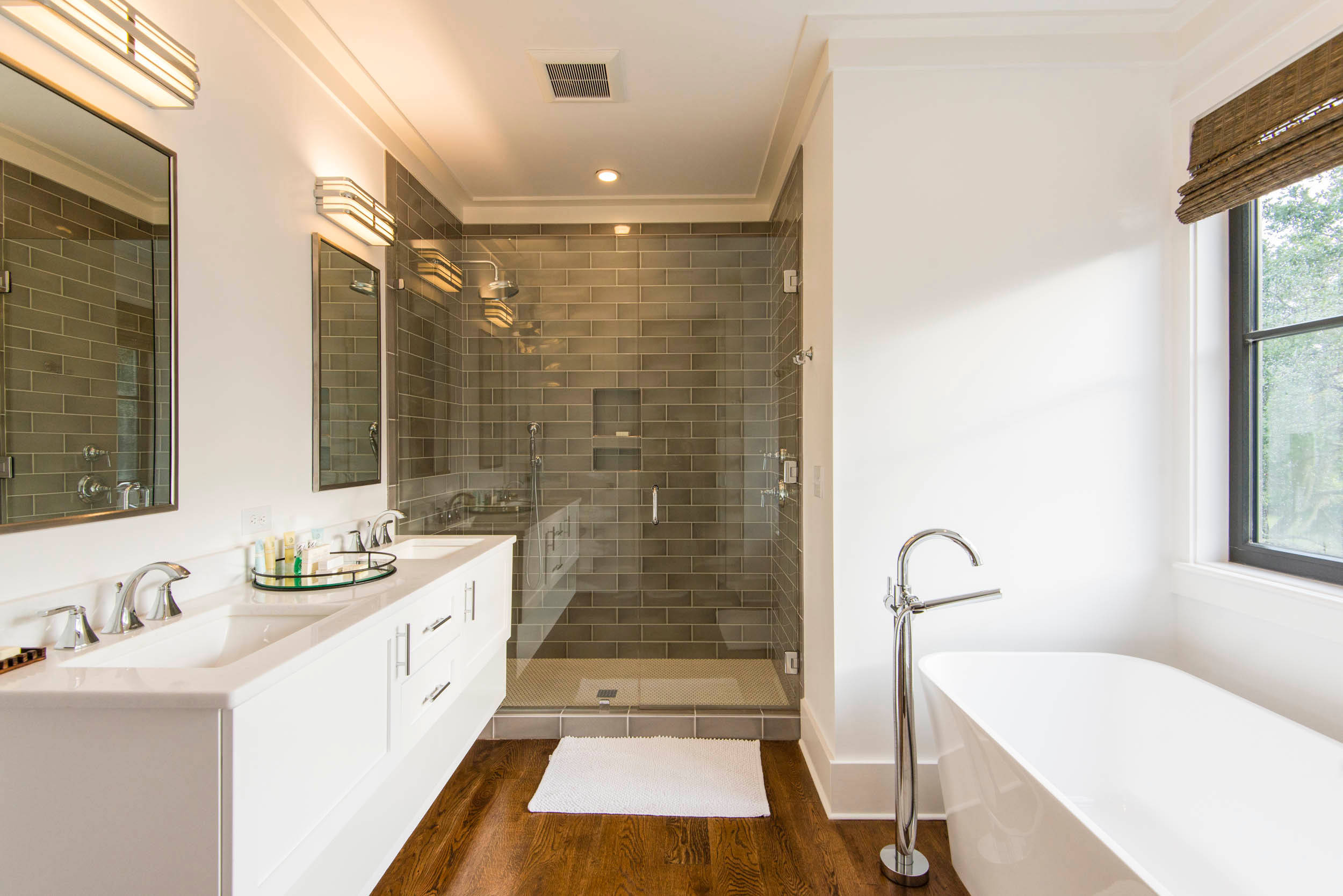 75 Medium Tone Wood Floor Bathroom Ideas You'll Love - April, 2024 | Houzz