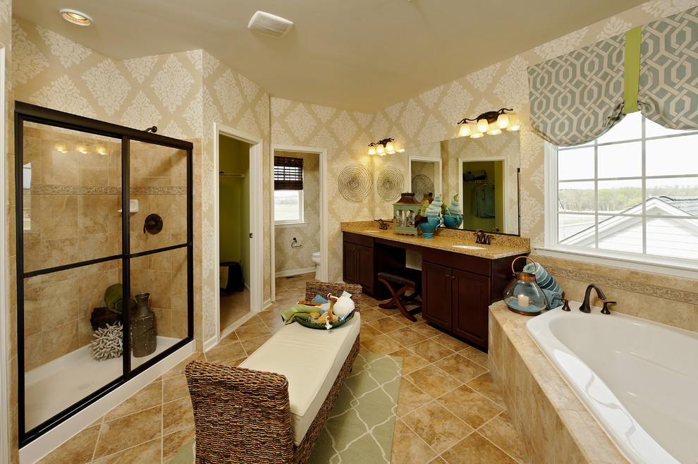 Bild på ett funkis badrum, med ett hörnbadkar