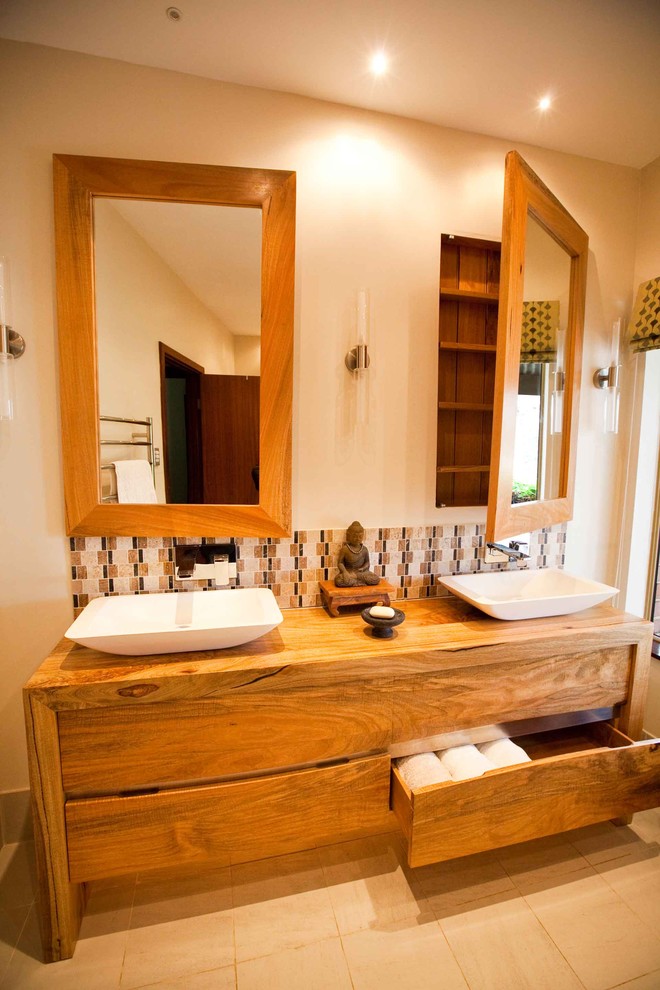 Example of a trendy bathroom design in Cornwall