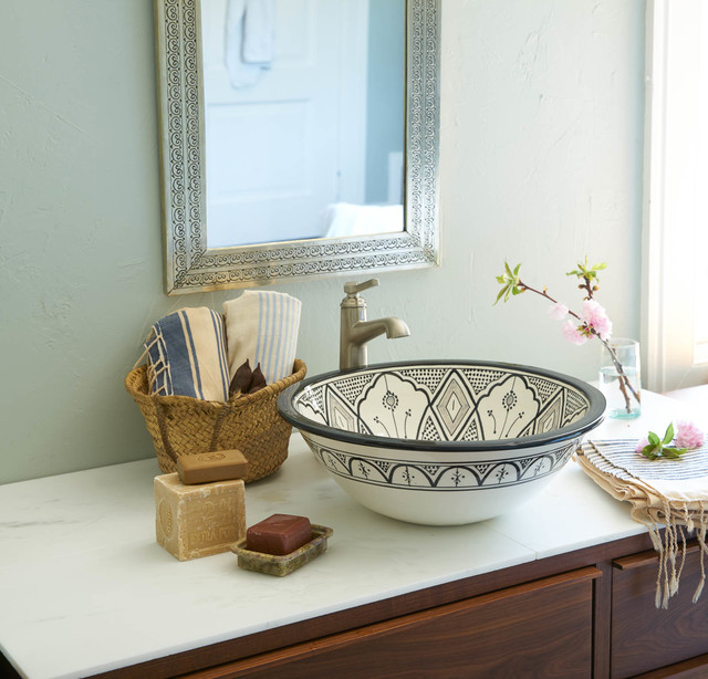 Classic Design Table Top/Undermount Sink, Black and White Classique