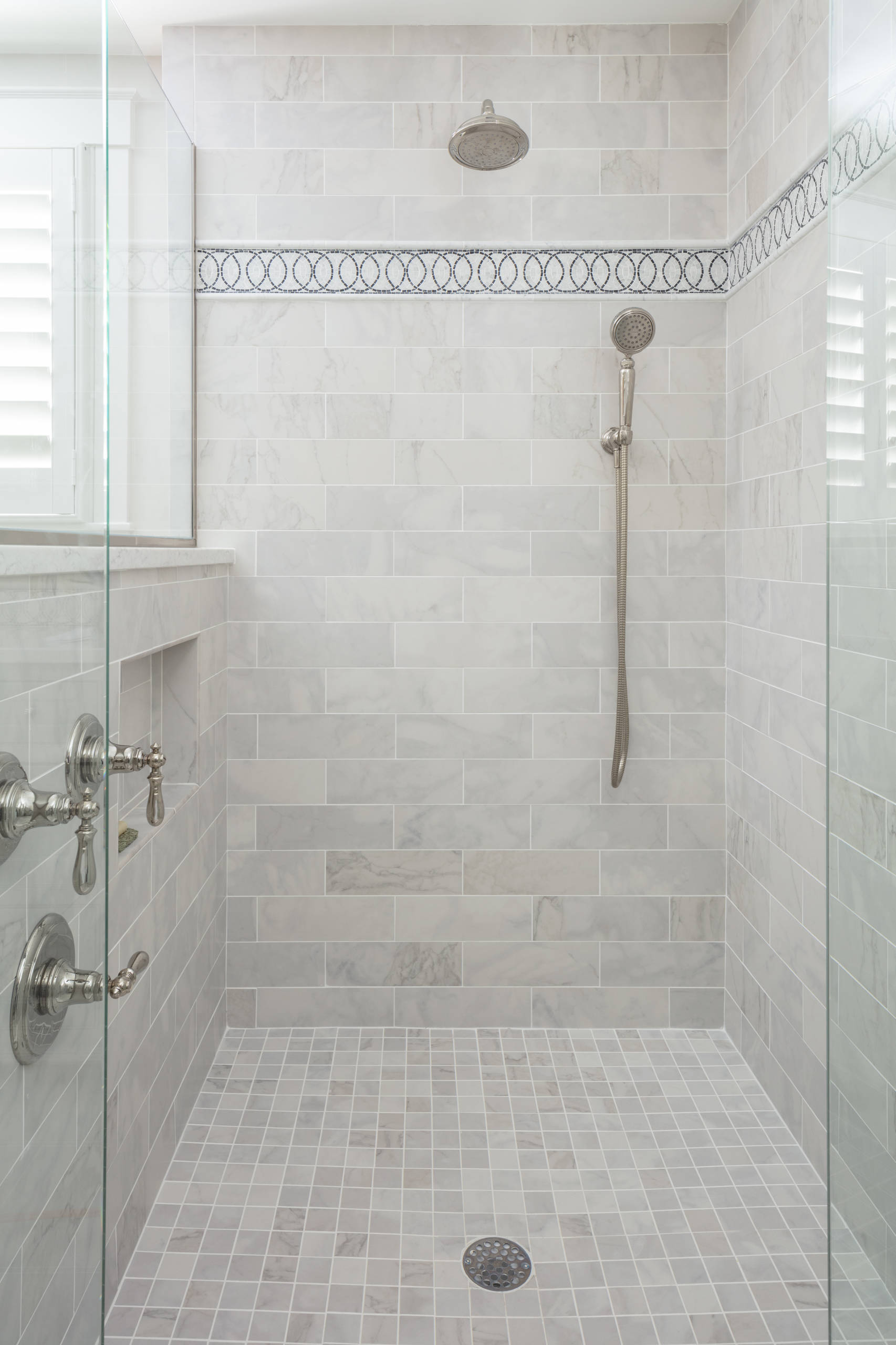 75 Corner Shower Ideas You'll Love - January, 2024