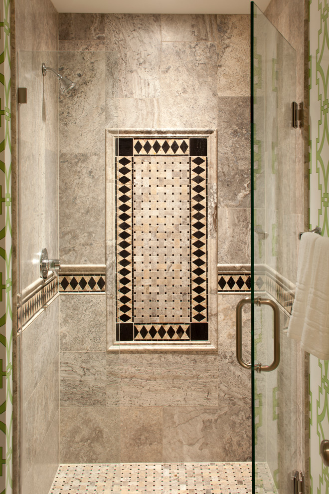 Источник вдохновения для домашнего уюта: ванная комната среднего размера в классическом стиле с душем в нише, серой плиткой, керамической плиткой, зелеными стенами, полом из керамической плитки и душевой кабиной