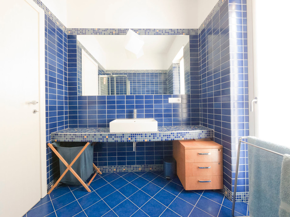 Cobalt blue modern bathroom - Mediterranean - Bathroom - Milan - by Liadesign | Houzz