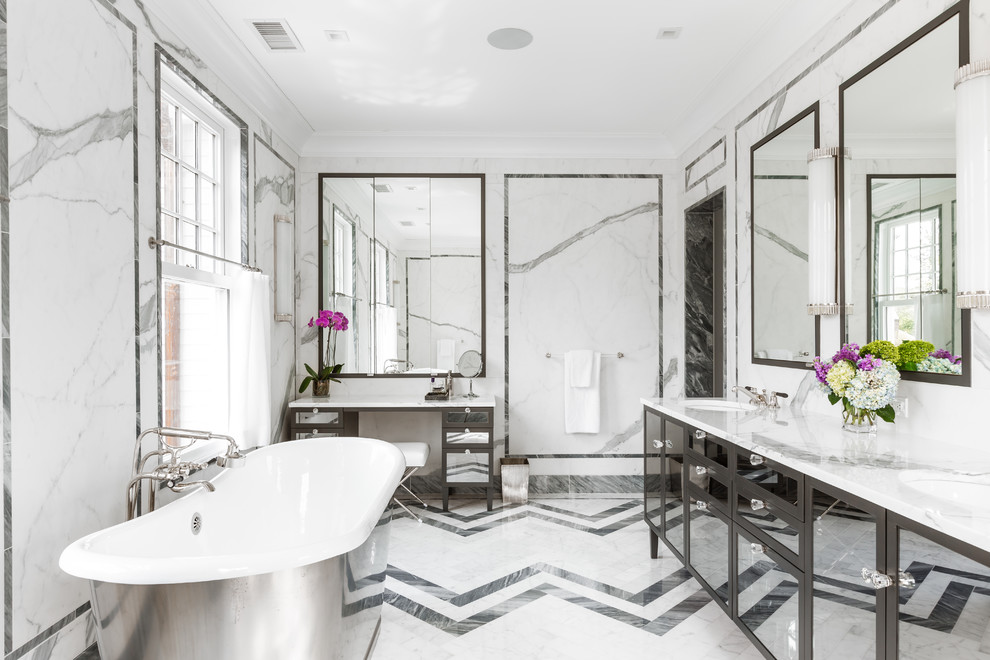 Свежая идея для дизайна: главная ванная комната в современном стиле с врезной раковиной, мраморной столешницей, отдельно стоящей ванной, двойным душем, серой плиткой, каменной плиткой, мраморным полом, белыми стенами и стеклянными фасадами - отличное фото интерьера