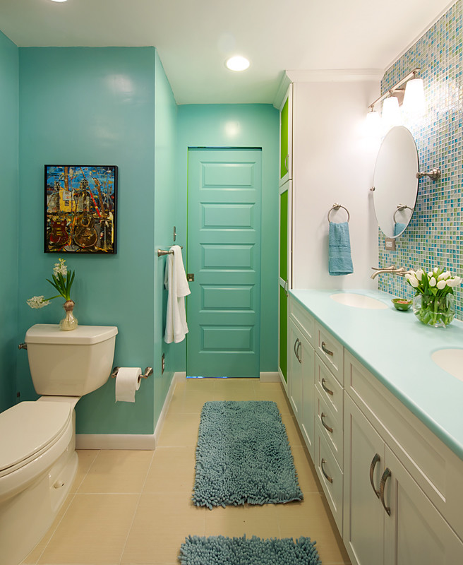 Bathroom - contemporary bathroom idea in DC Metro
