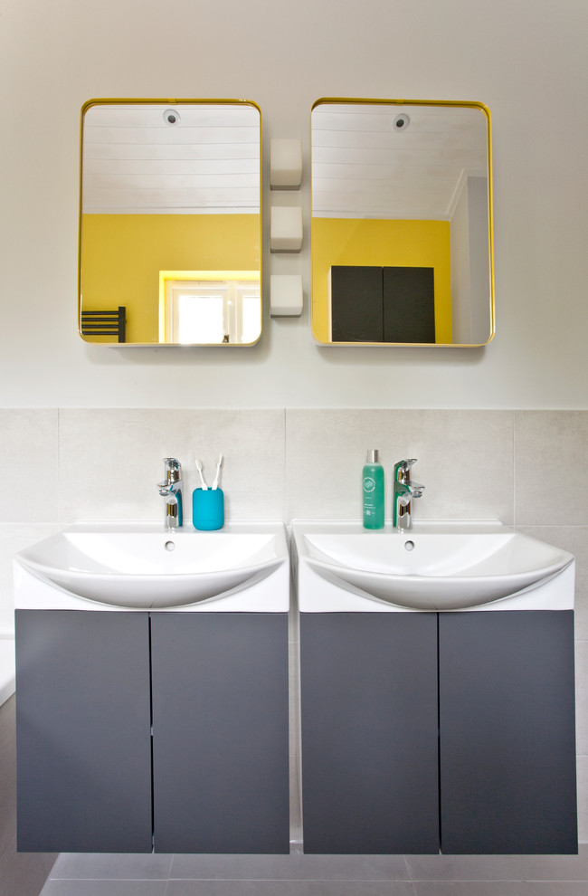 Design ideas for a contemporary bathroom in Oxfordshire.