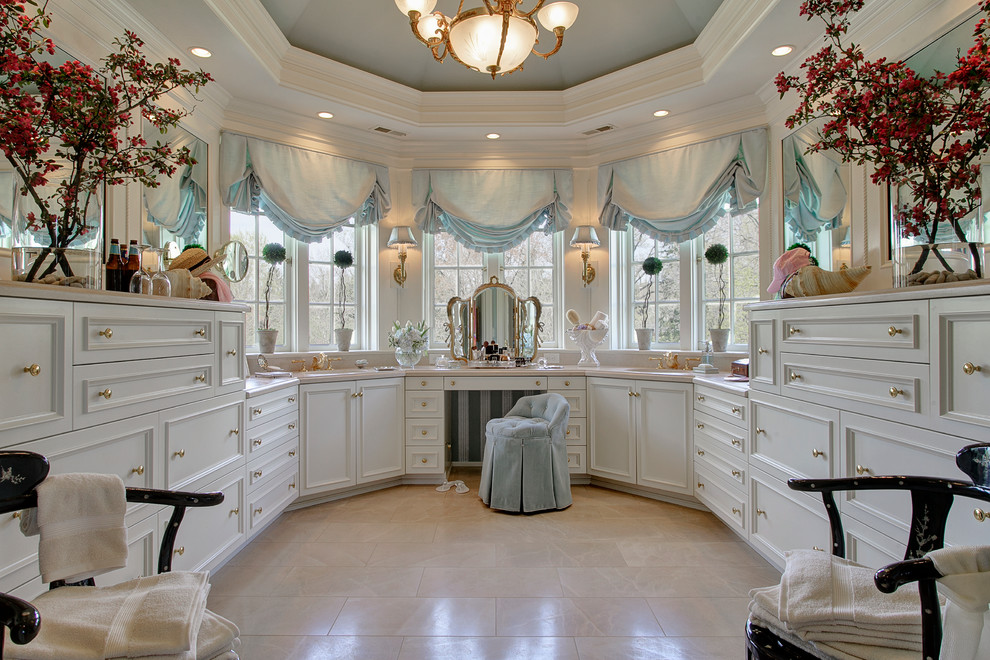 Inspiration for a classic bathroom in Columbus.