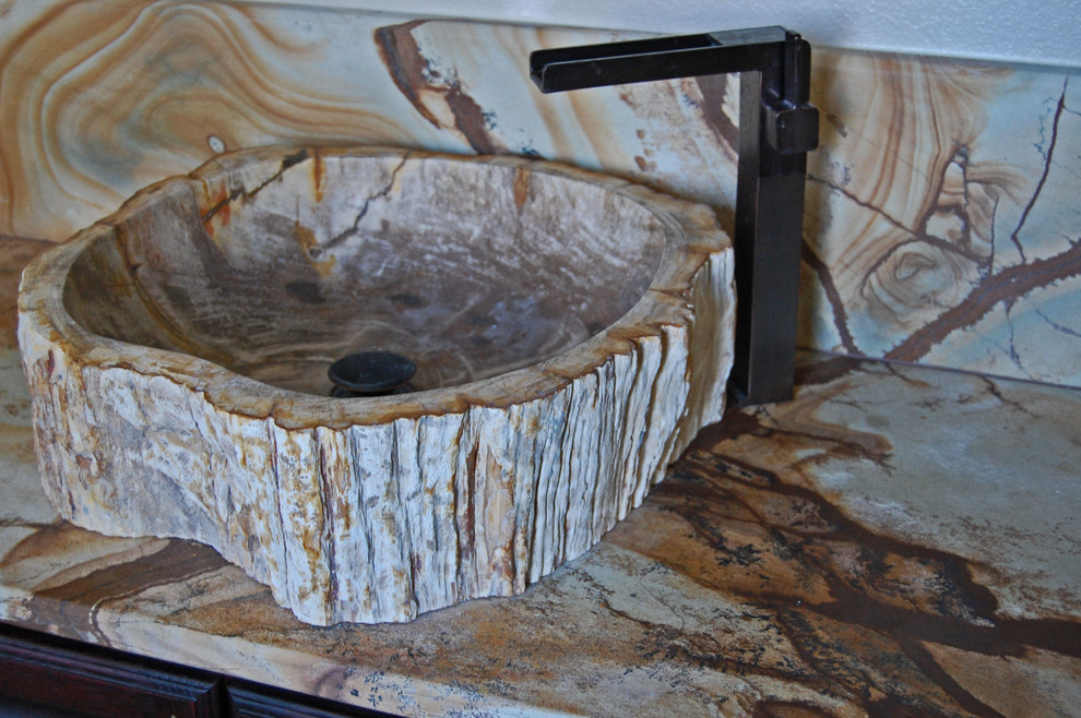Kleines Uriges Duschbad mit Granit-Waschbecken/Waschtisch in Denver