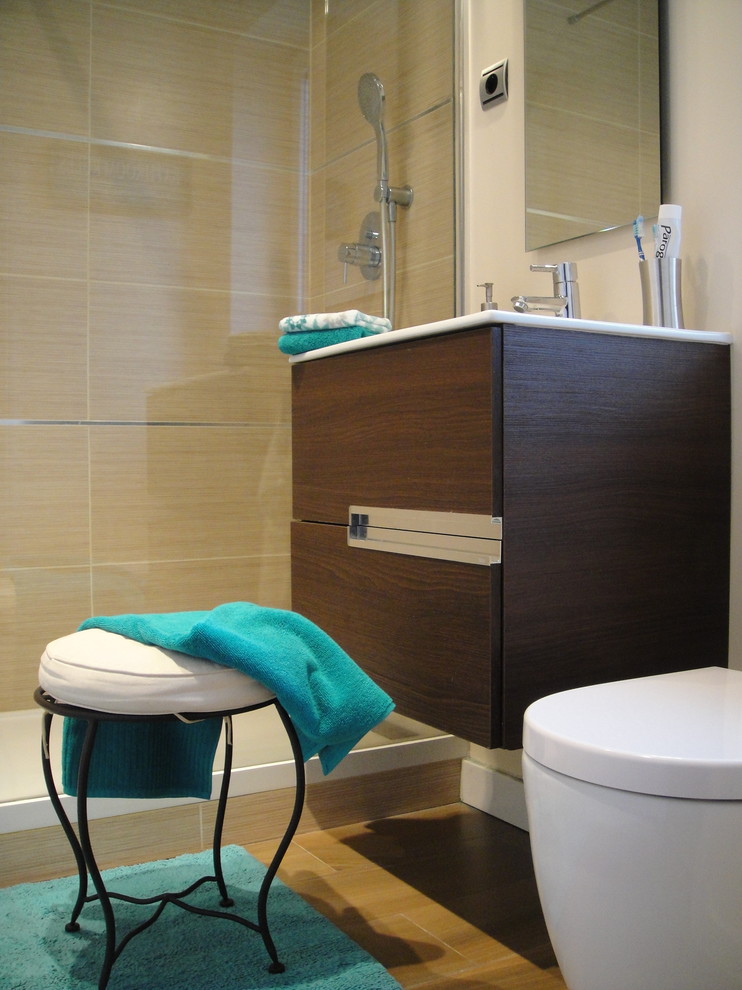 Kleines Modernes Badezimmer in Madrid