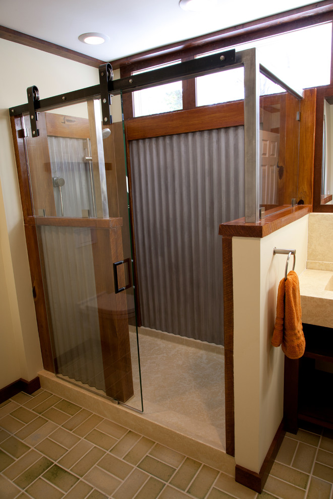 Aménagement d'une salle de bain campagne.