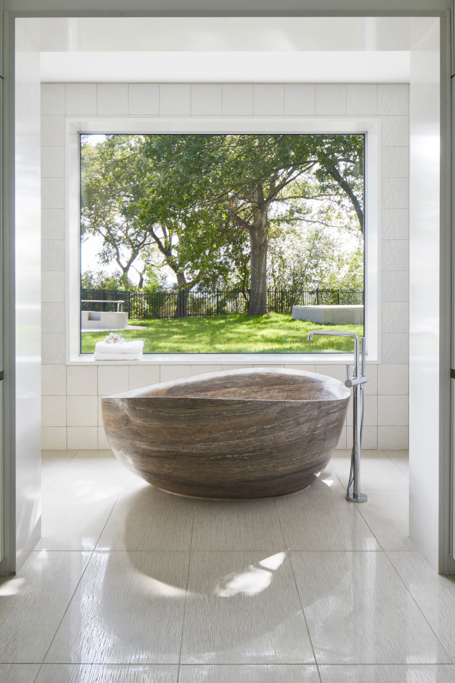 Inspiration for a large contemporary master bathroom remodel in Austin with an undermount sink