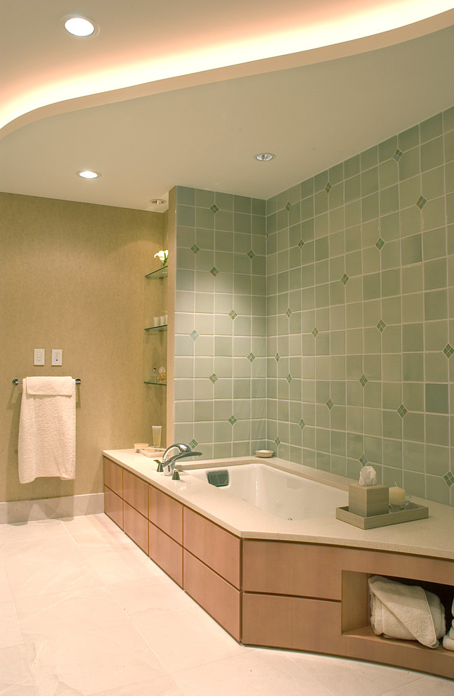 Bathroom - contemporary bathroom idea in St Louis