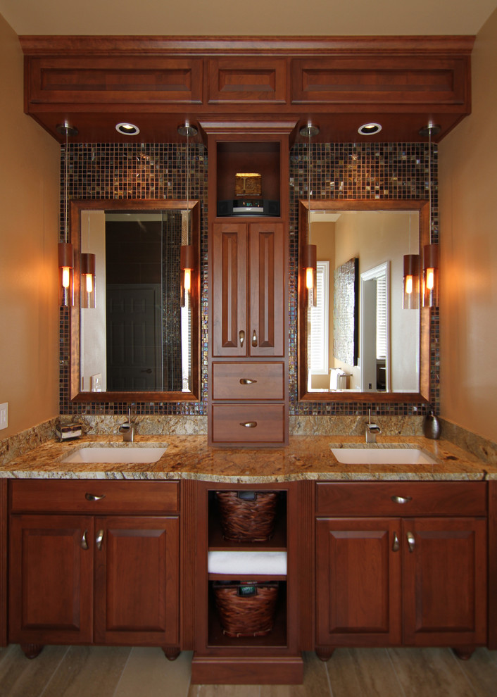 На фото: ванная комната: освещение в современном стиле с плиткой мозаикой и врезной раковиной