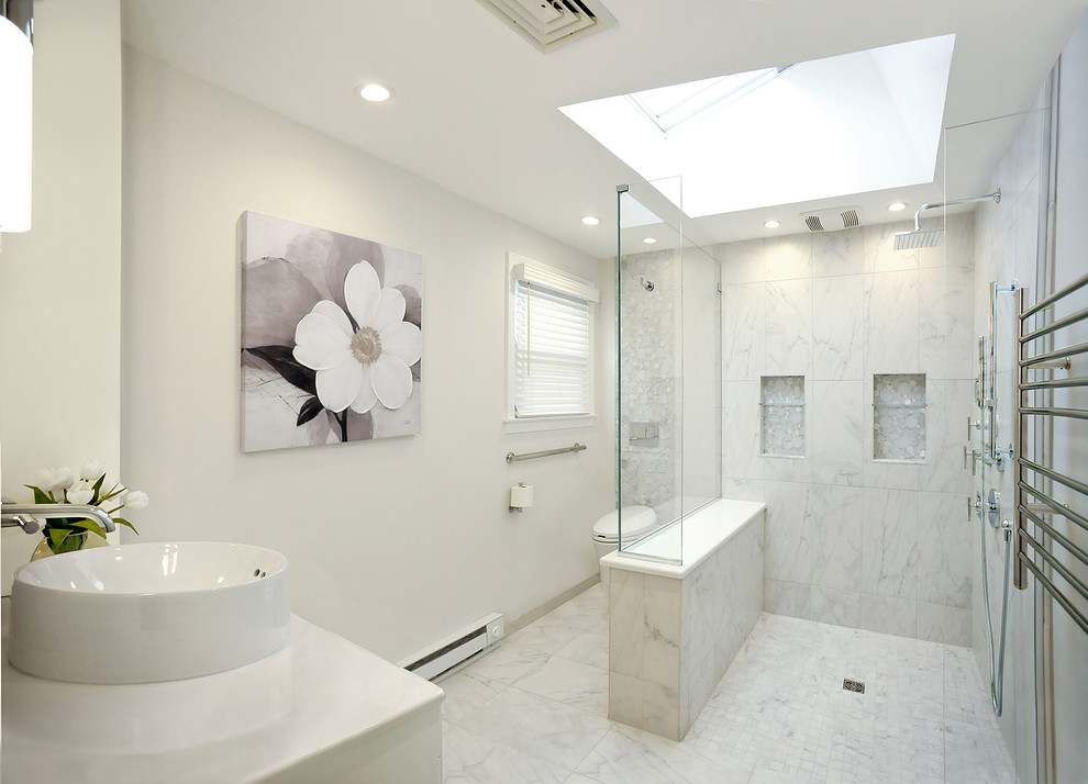 Contemporary bathroom remodel Enfield, CT Contemporain Salle de