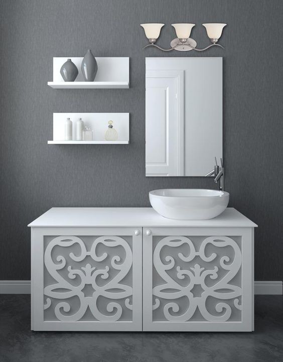 Стильный дизайн: ванная комната среднего размера в современном стиле с белыми фасадами, серыми стенами и настольной раковиной - последний тренд