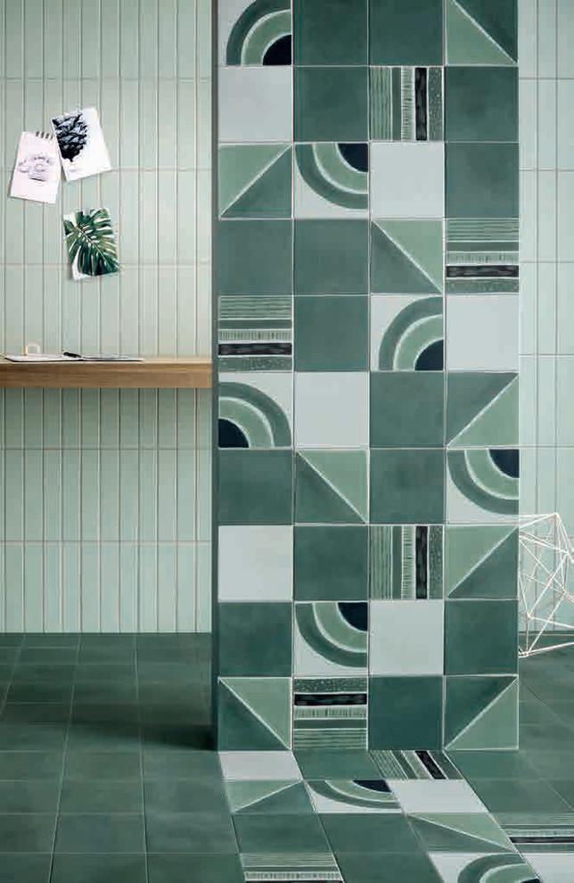 Источник вдохновения для домашнего уюта: ванная комната среднего размера в современном стиле с разноцветной плиткой, керамогранитной плиткой, разноцветными стенами, полом из керамогранита и зеленым полом