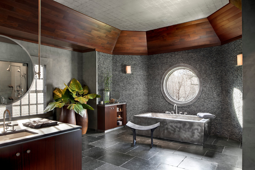 Freestanding bathtub - contemporary freestanding bathtub idea in New York
