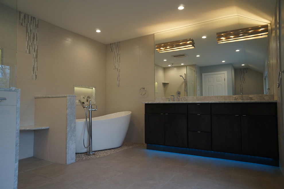 This is an example of a contemporary bathroom in Philadelphia.