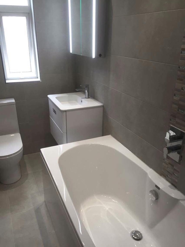 Contemporary mosaic border - Contemporary - Bathroom - Essex - by South ...