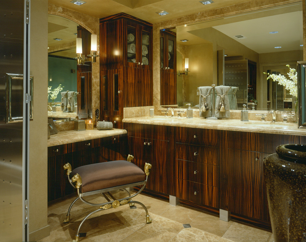 Idee per una stanza da bagno contemporanea con lavabo sottopiano, piastrelle beige e pareti beige