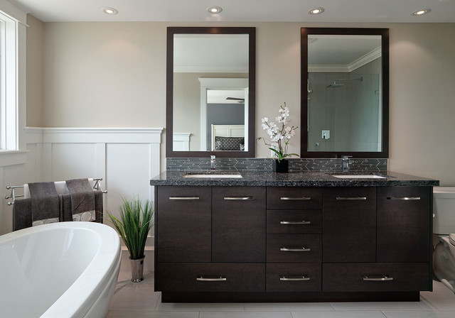 Contemporary Oceanside His and Hers Vanity - Contemporain - Salle de ...