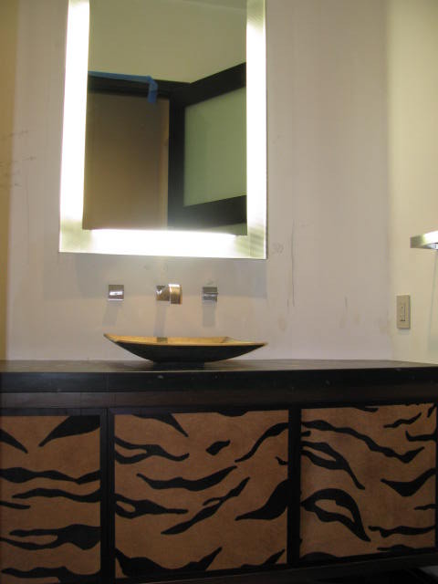 Contemporary bathroom in Los Angeles.