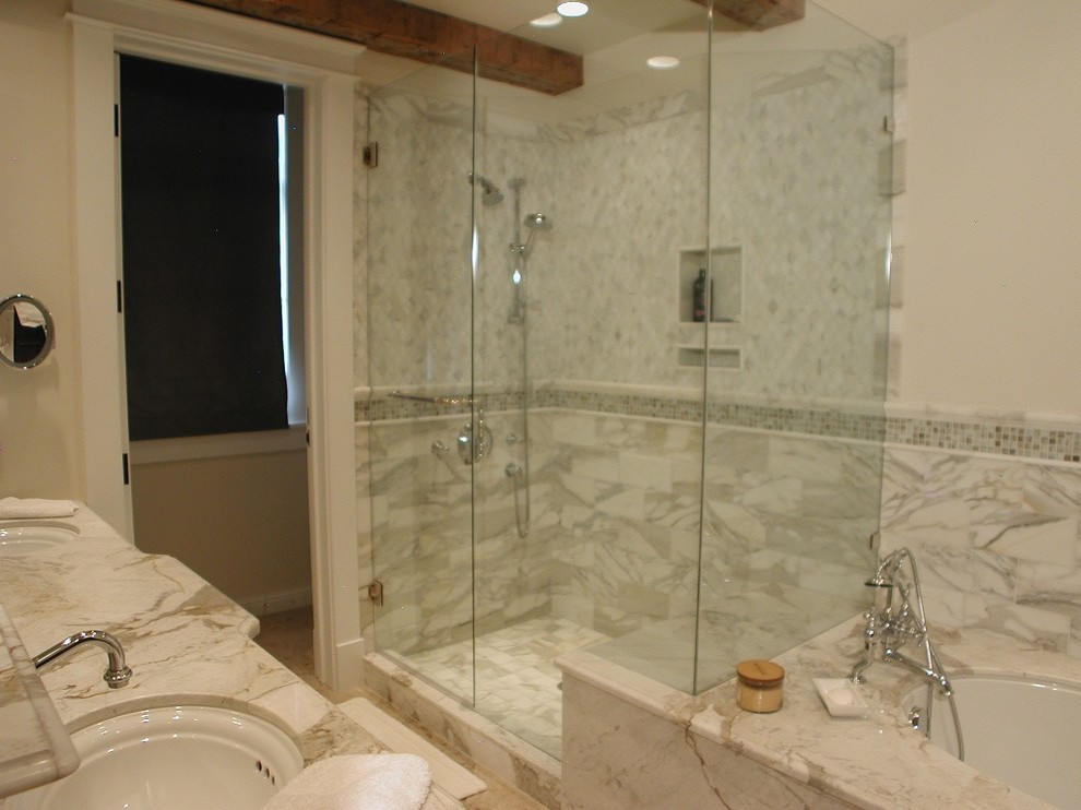 Example of a classic bathroom design in Denver