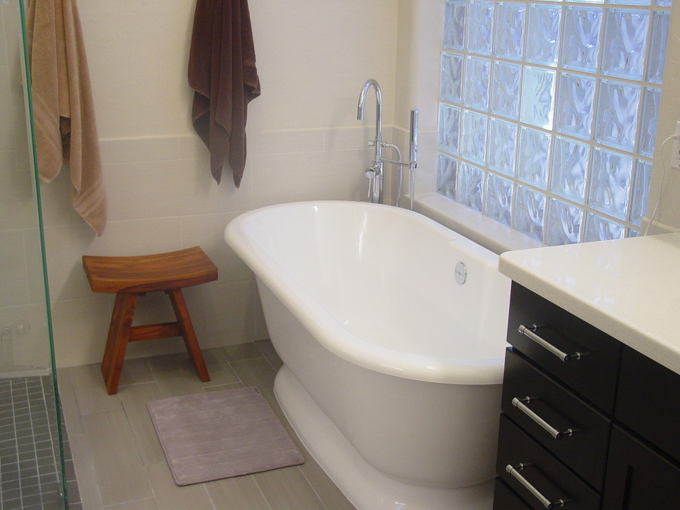 Cool and Relaxing Contemporary Bathroom Phoenix by Sun Valley