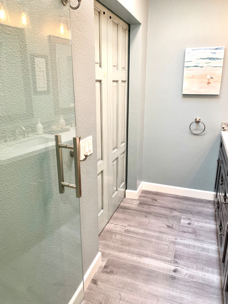 Cool Beach Vibe in Walnut - Beach Style - Bathroom - Los Angeles - by L ...